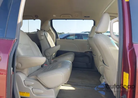 2014 Toyota Sienna Xle V6 8 Passenger z USA, uszkodzony, nr VIN 5TDYK3DC0ES472884